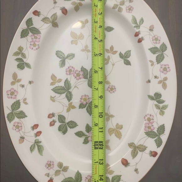 Wedgwood wild strawberry oval serving platter - Picture 6 of 6